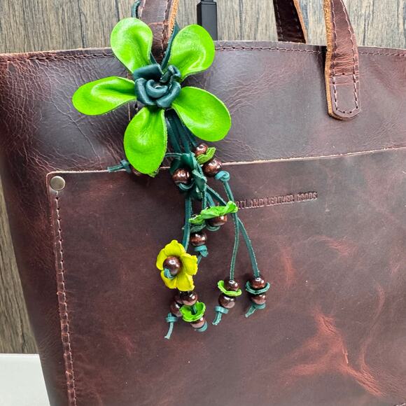 Daisy Flower Leather Bag Charm Genuine Leather Purse Crossbody Keychain NEW - Picture 6 of 8